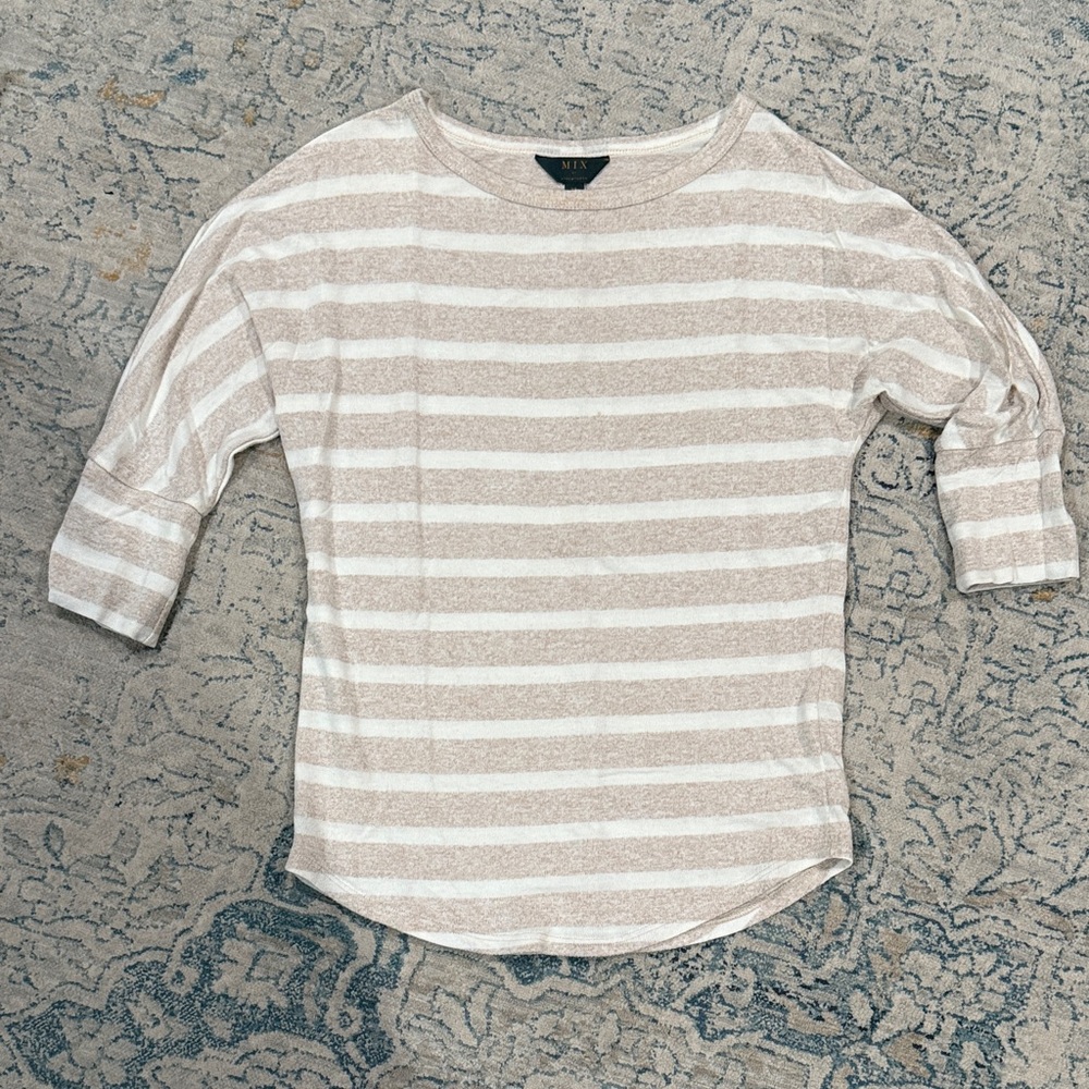 41 Hawthorn Mix Beige and White Knit Top